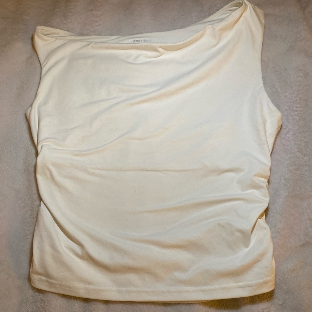 White fancy tanktop